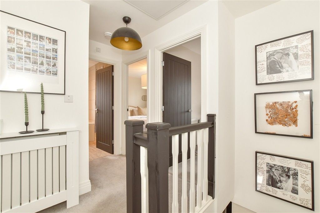 Property photo 1 of 13 Landing