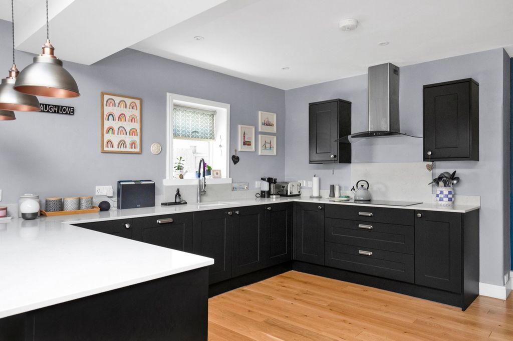 Property photo 3 of 36 Kitchen