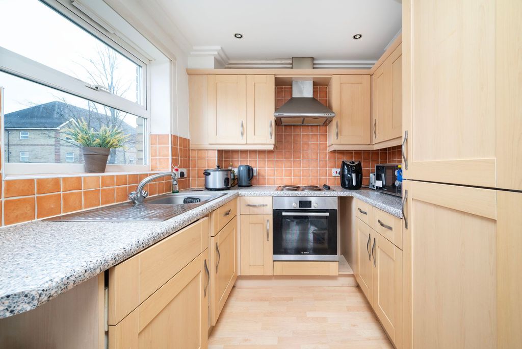 Property photo 3 of 9