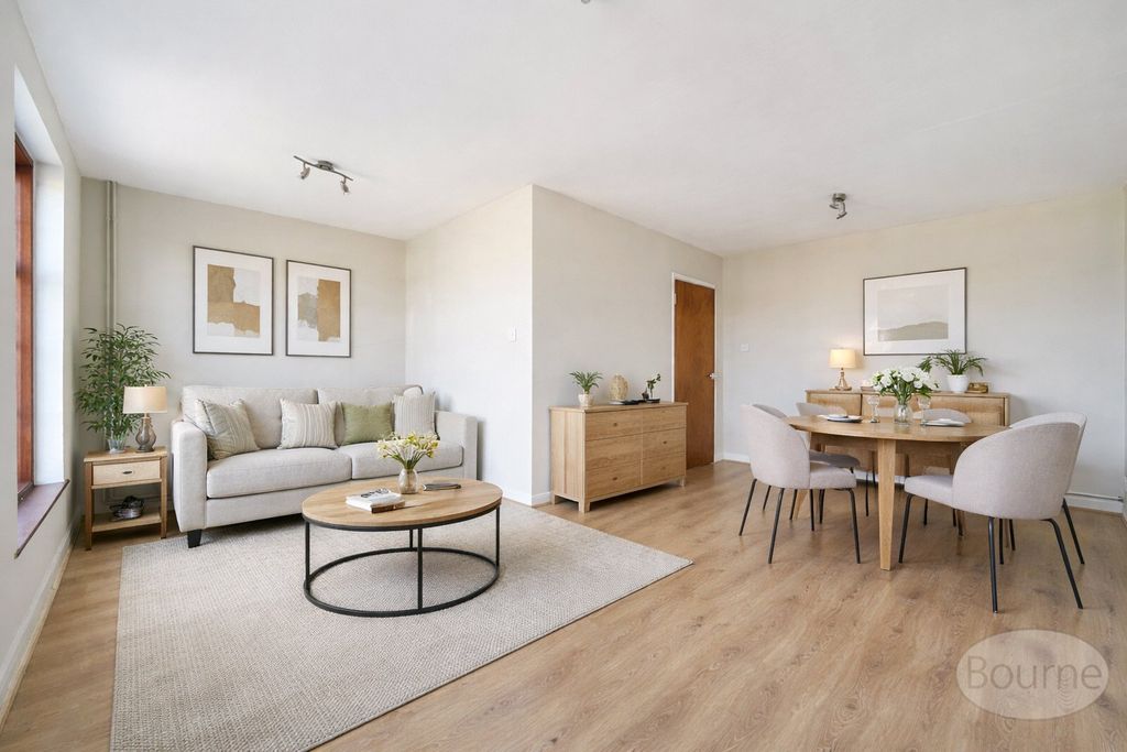 Property photo 3 of 8 Picture No. 19