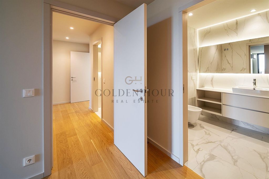 Property photo 1 of 33 New Premium 3-Bed Arrábida Gaia | Urban Luxury