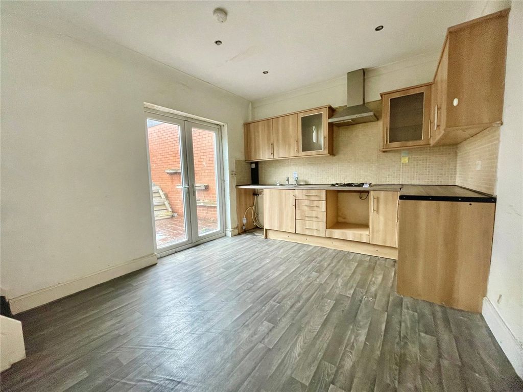 Property photo 3 of 9 Dining Kitchen