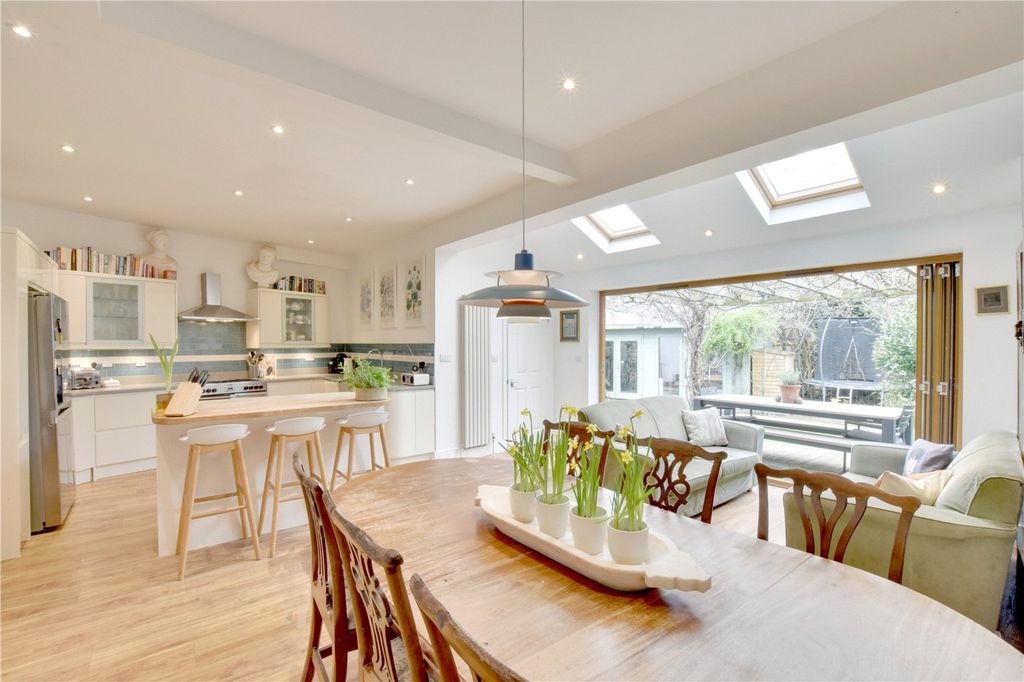 Property photo 2 of 20 Picture No. 10