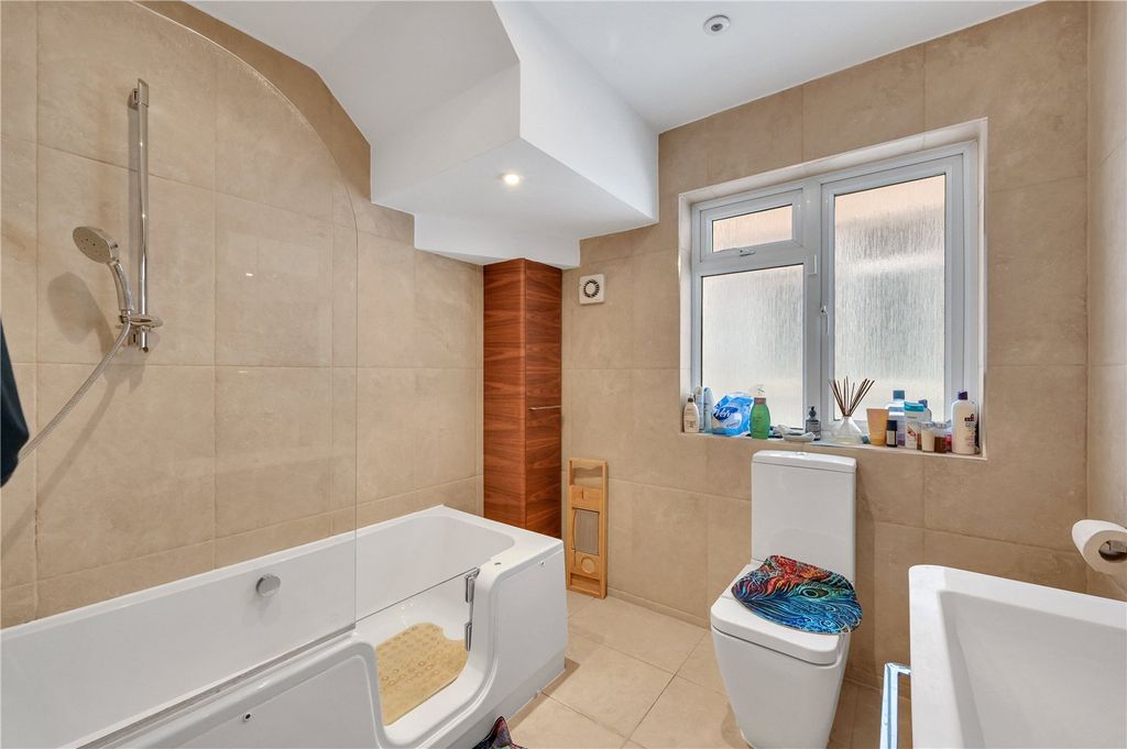 Property photo 3 of 37 Picture-No-41-10