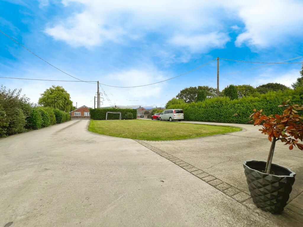 Property photo 2 of 23