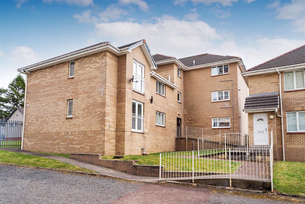 Property photo 1 of 17 7Grangecrt-17.Jpg