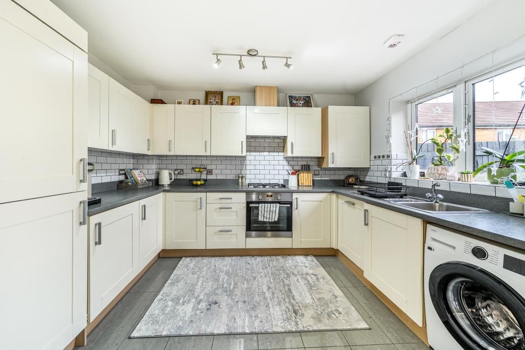 Property photo 2 of 24 Kitchen