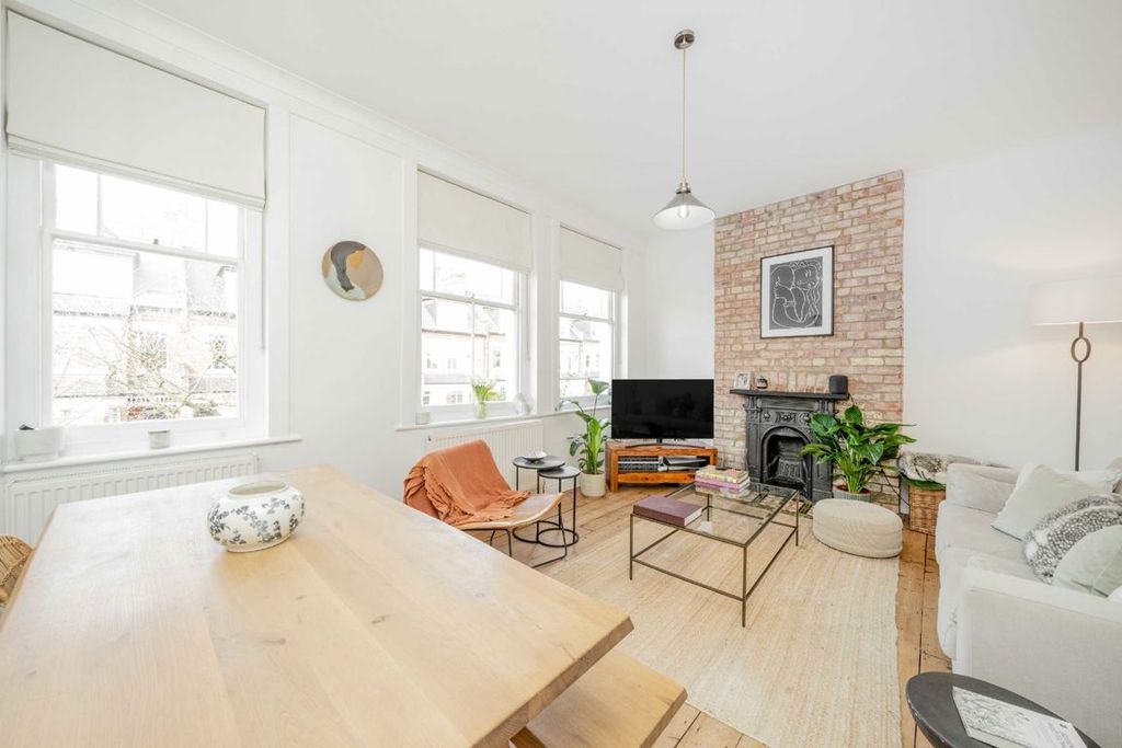 Property photo 2 of 7