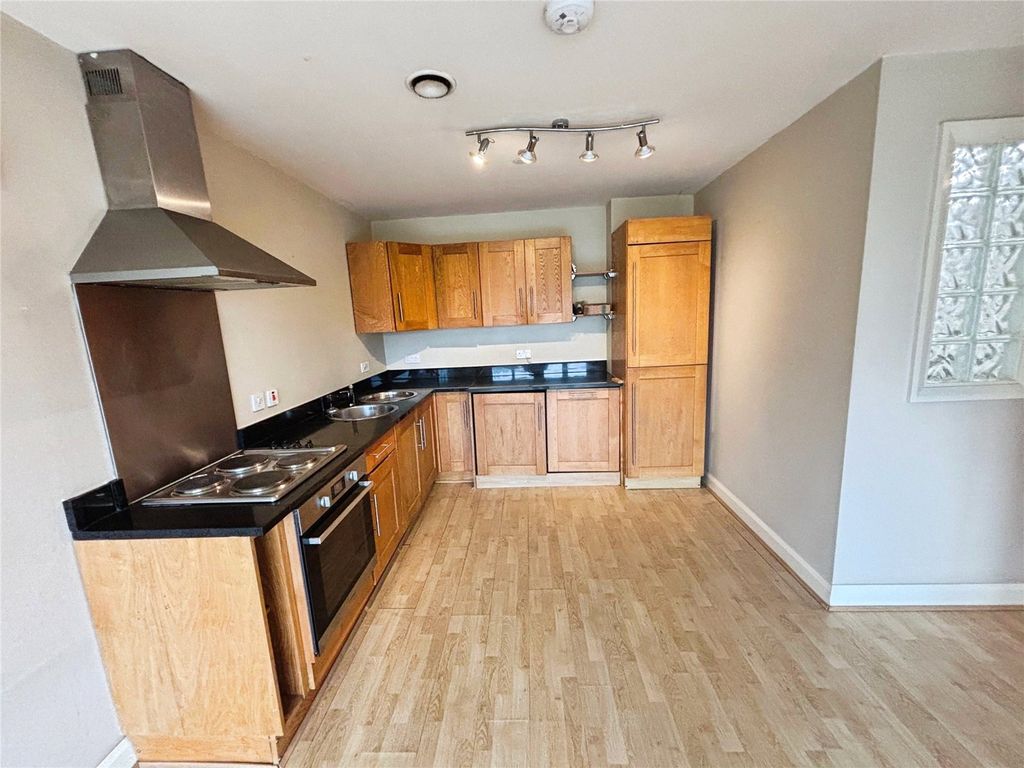 Property photo 3 of 7 Kitchen
