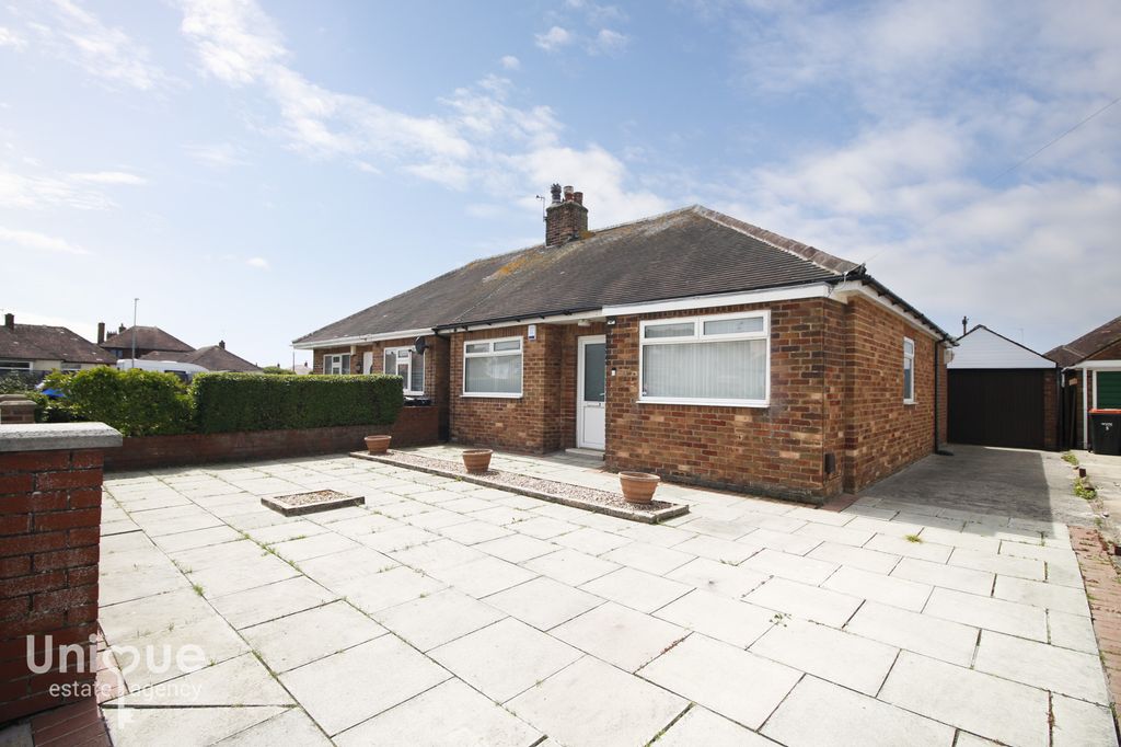 Property photo 2 of 23