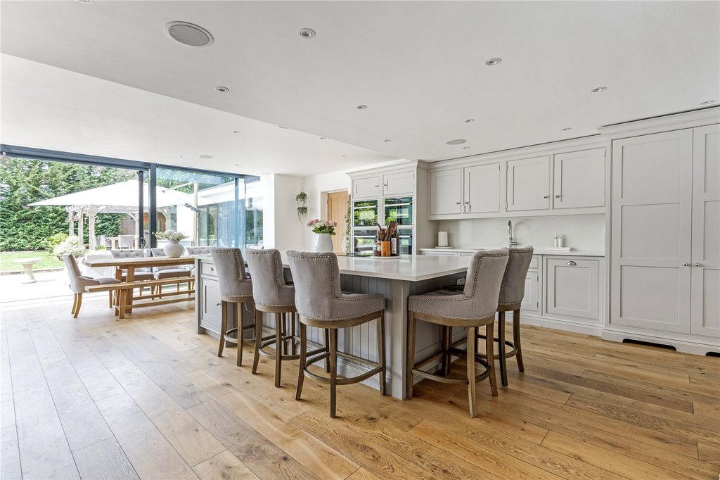 Property photo 2 of 18 Kitchen/Dining