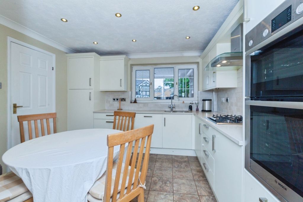 Property photo 3 of 28 Pbox-Img.Jpg