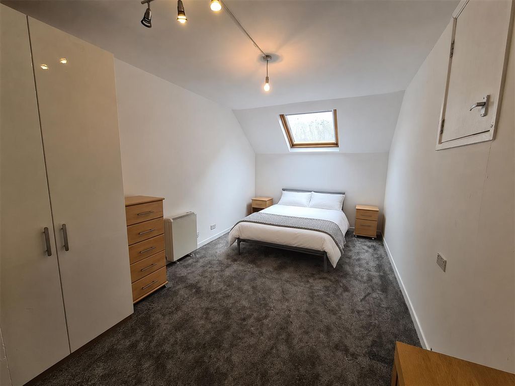Property photo 3 of 6 10C