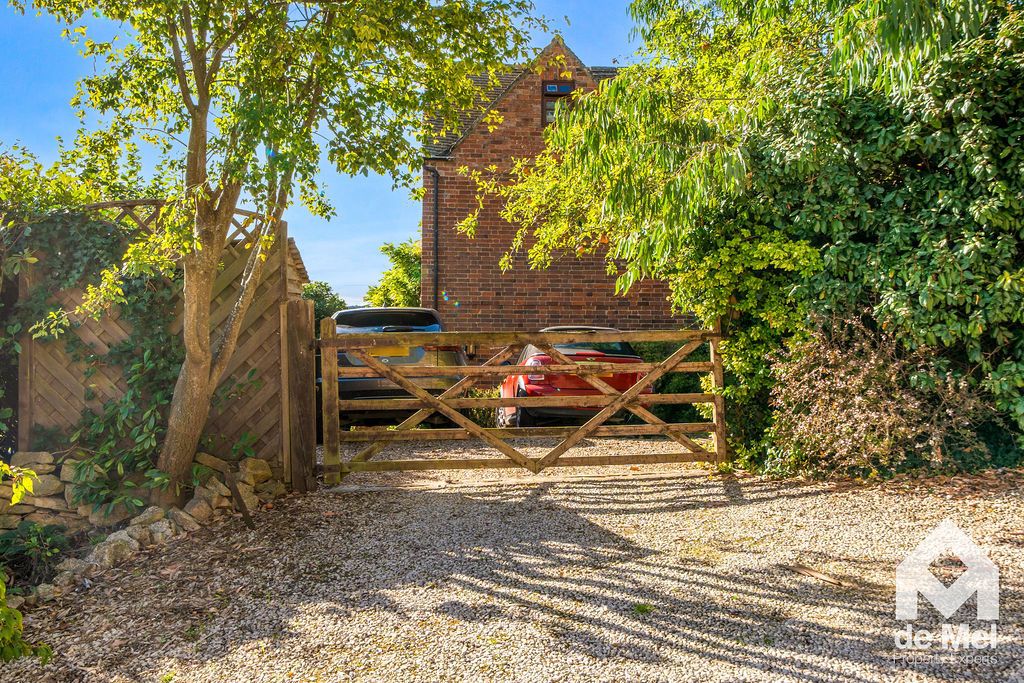 Property photo 2 of 20 Photo 25