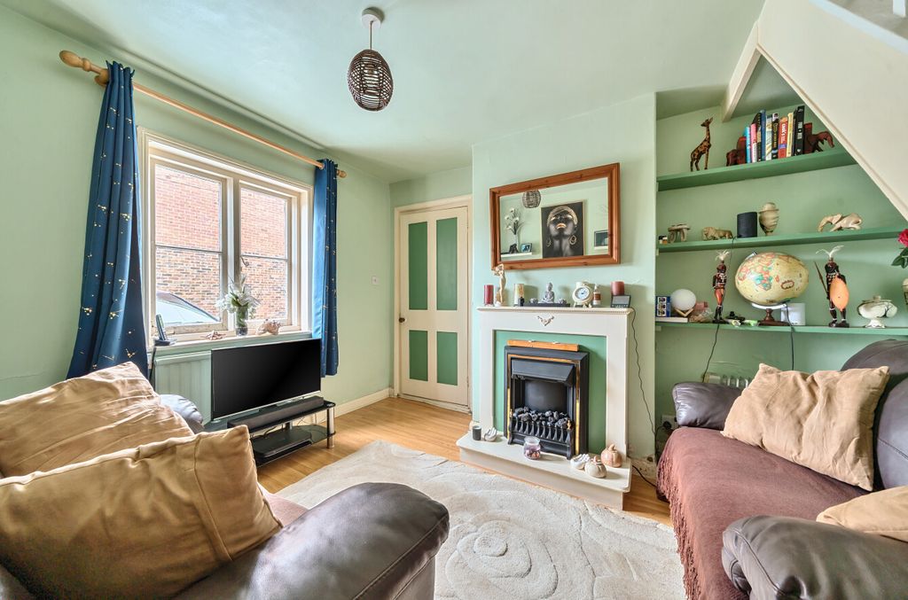 Property photo 3 of 18 1294219-21-682645...