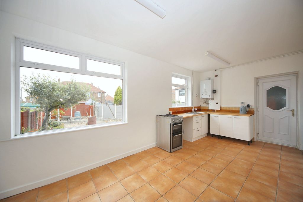 Property photo 3 of 24