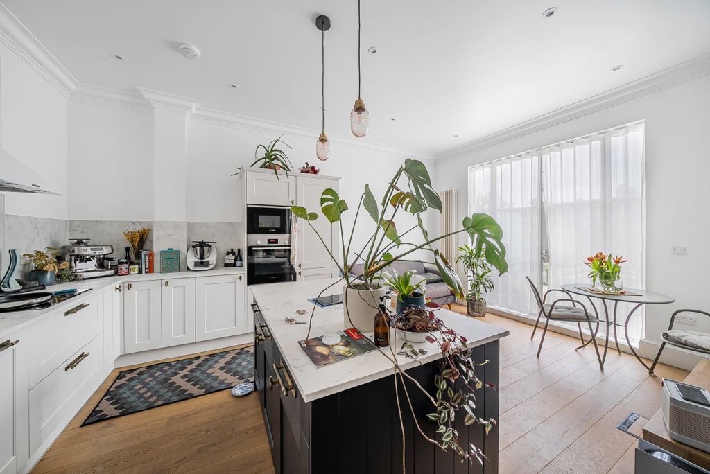 Property photo 1 of 11 1112031 (1)