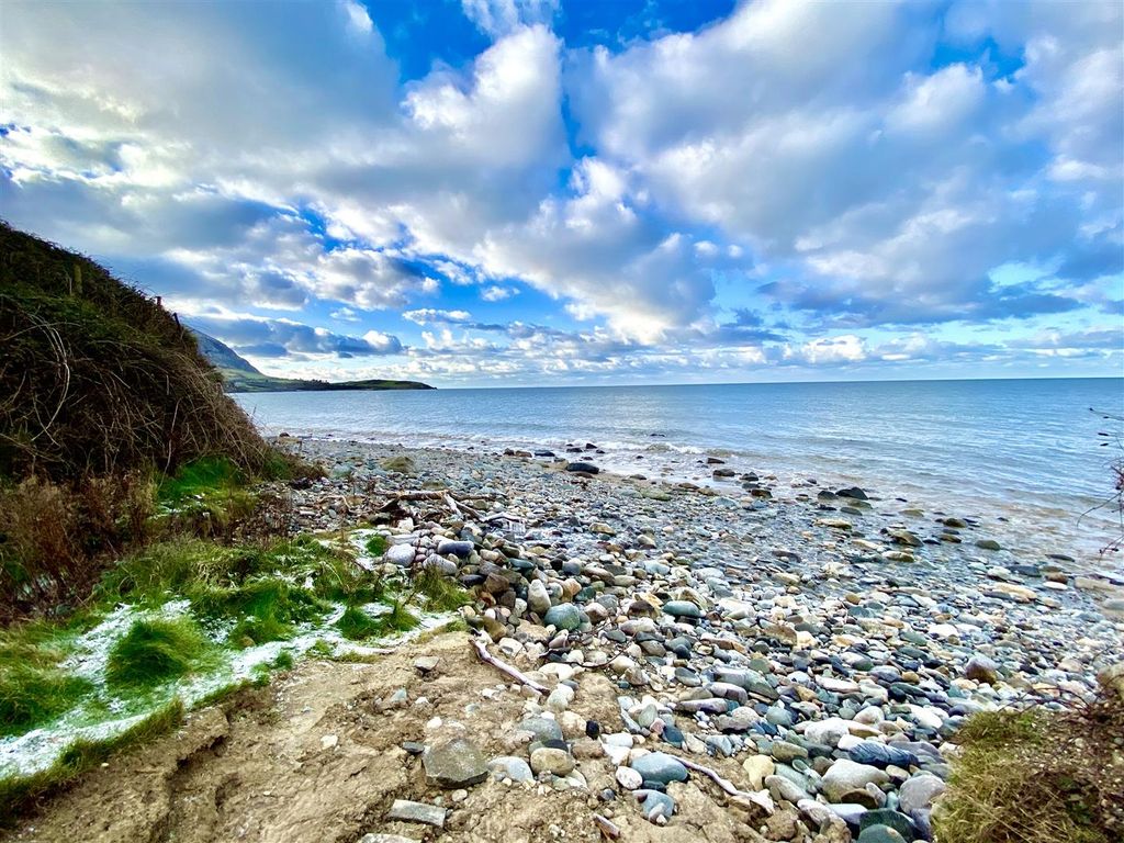 Property photo 2 of 25 6C2A0Ae5-5487-4B0A-8108-C3C644C07E73.Jpeg