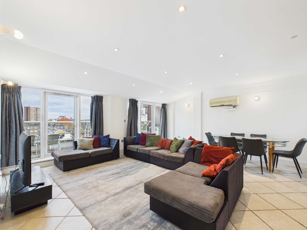 Property photo 1 of 18 Cam03741G0-Pr0130-Still001