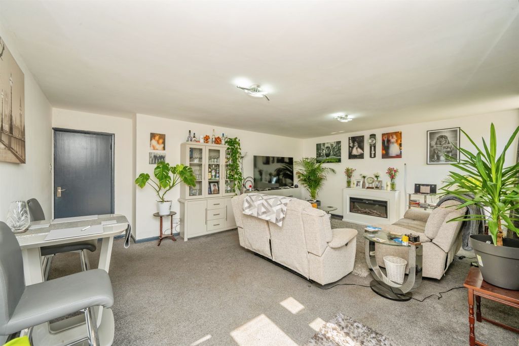 Property photo 3 of 21
