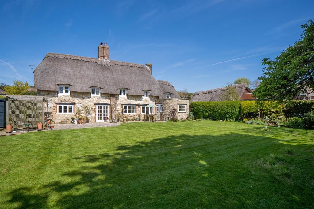 Property photo 1 of 32