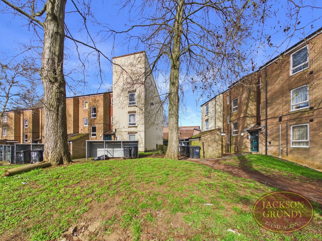 Property photo 1 of 5 Great Gull Crescent