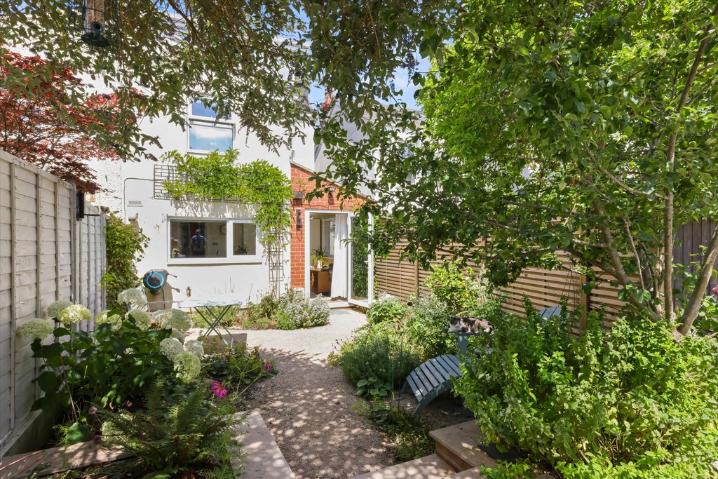 Property photo 2 of 23 Image