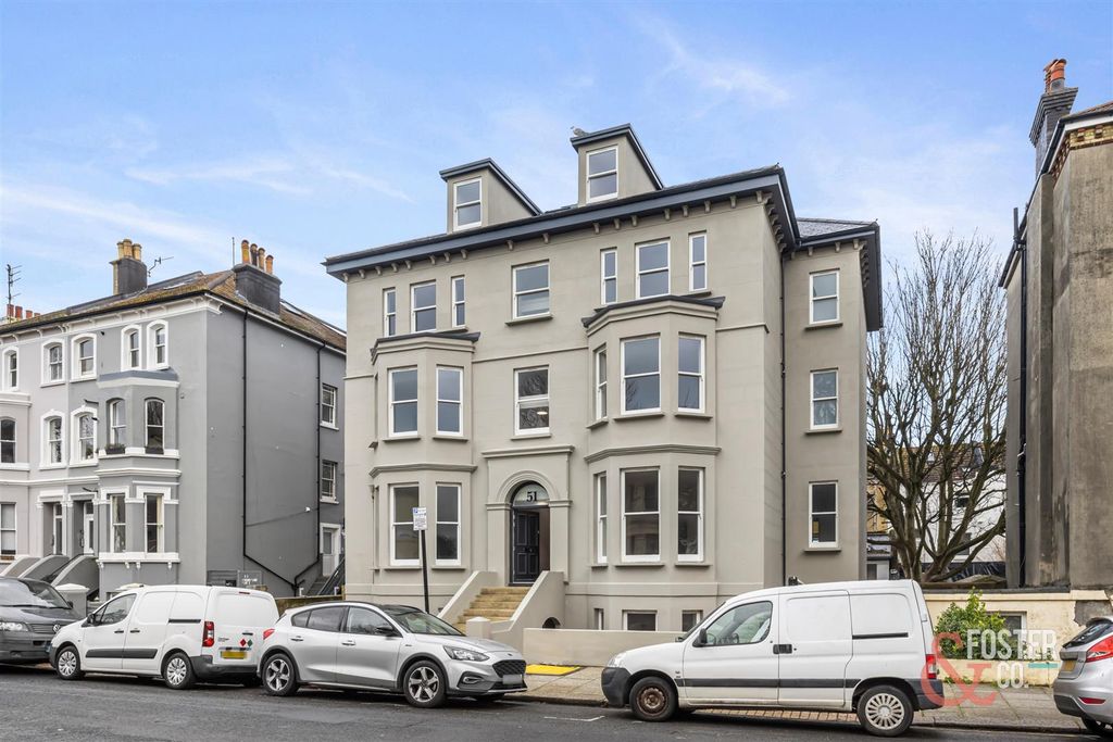 Property photo 1 of 15 Flat 8_016.Jpg