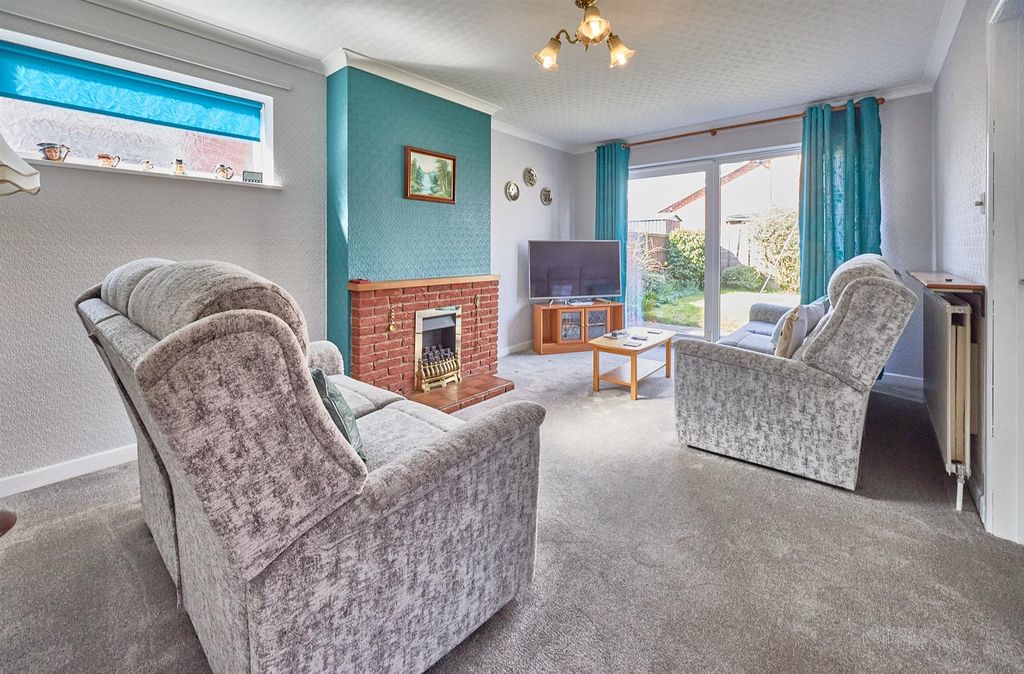 Property photo 2 of 10 Lounge To Rear