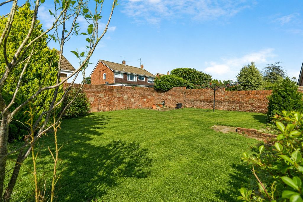 Property photo 2 of 11