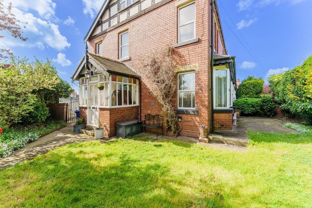 Property photo 1 of 35