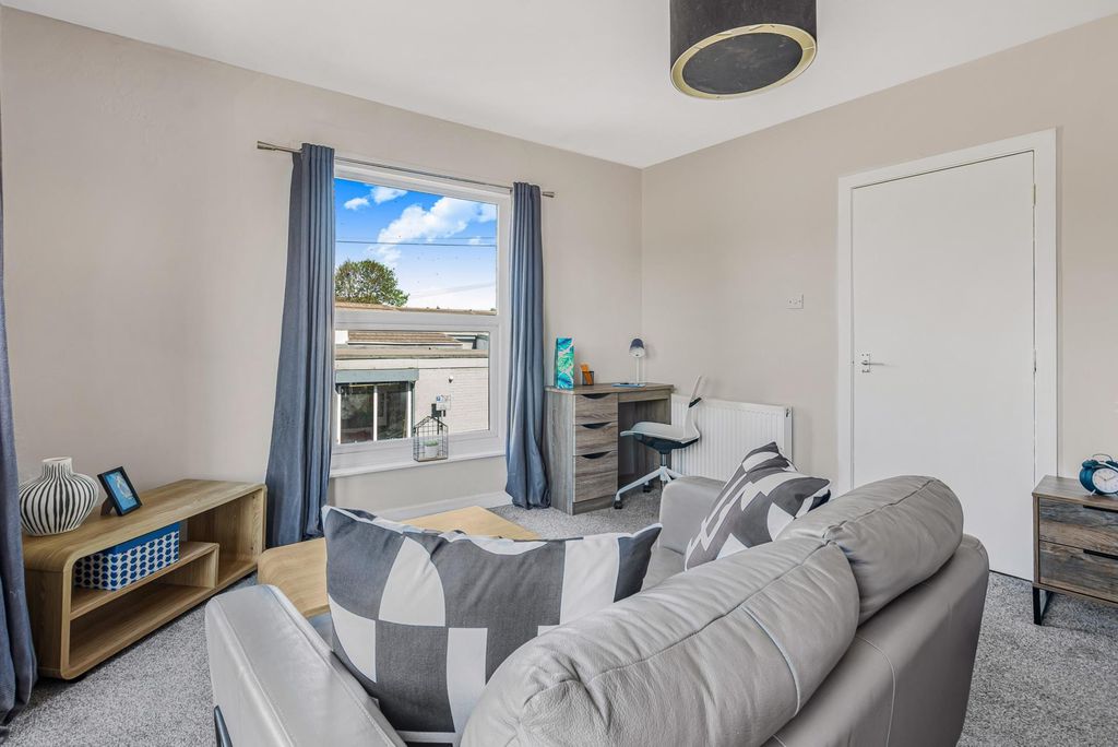 Property photo 2 of 9 Property Photo