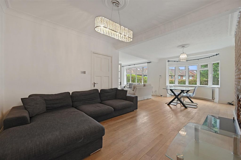 Property photo 2 of 22 Rcar- St Dunstans Gardens11.Jpg