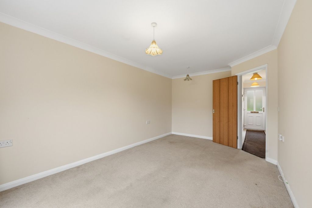 Property photo 3 of 9 Picture No. 17