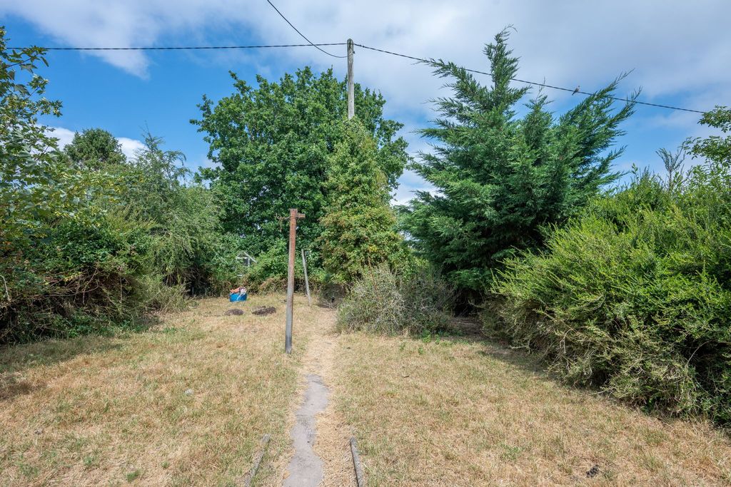 Property photo 3 of 22 Photograph 3