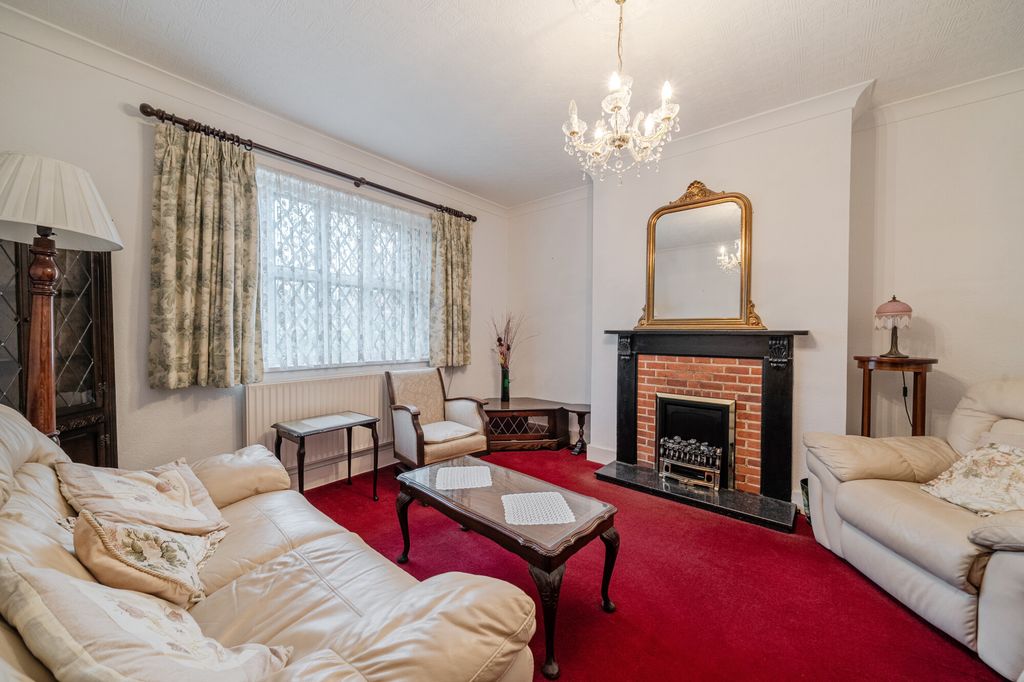 Property photo 2 of 16