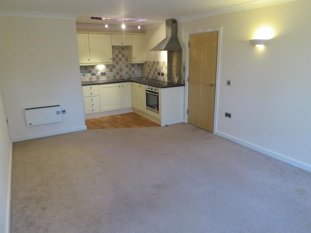 Property photo 2 of 11