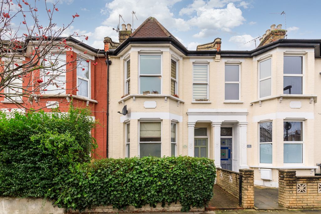 Property photo 3 of 17