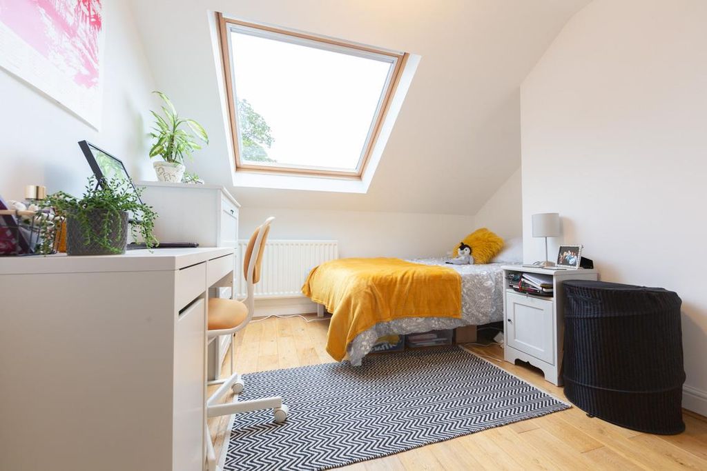 Property photo 3 of 5 77 Greystoke Ave-Small-5.Jpg