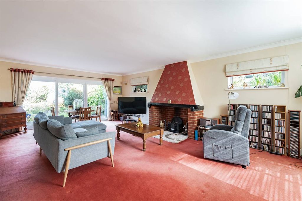 Property photo 3 of 27