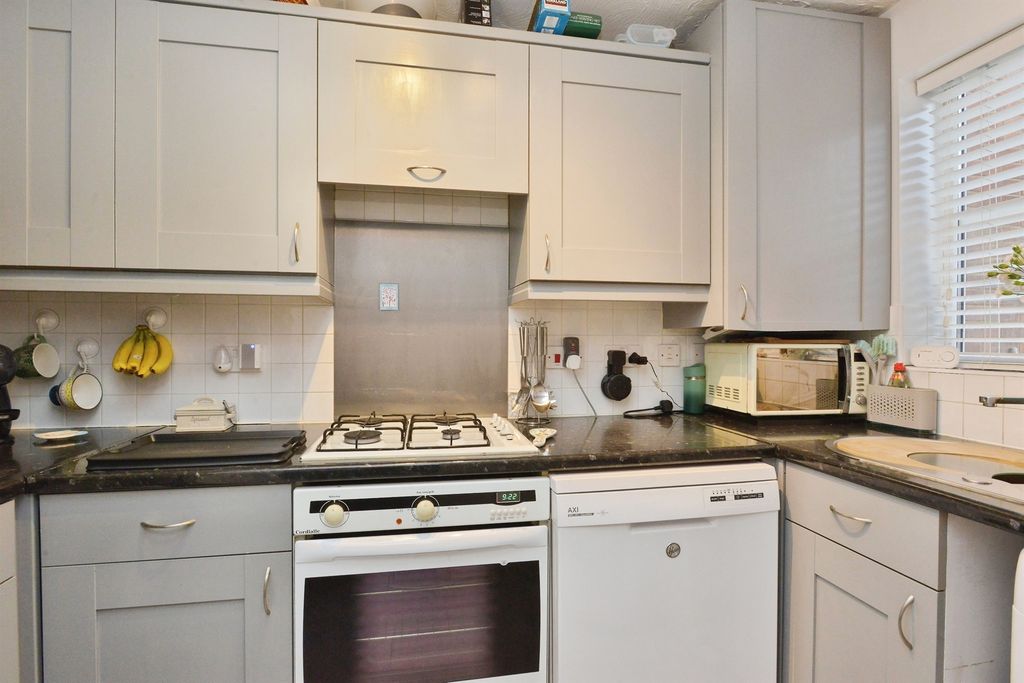 Property photo 3 of 14