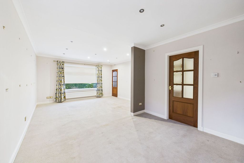 Property photo 2 of 24 Lounge Angle 1