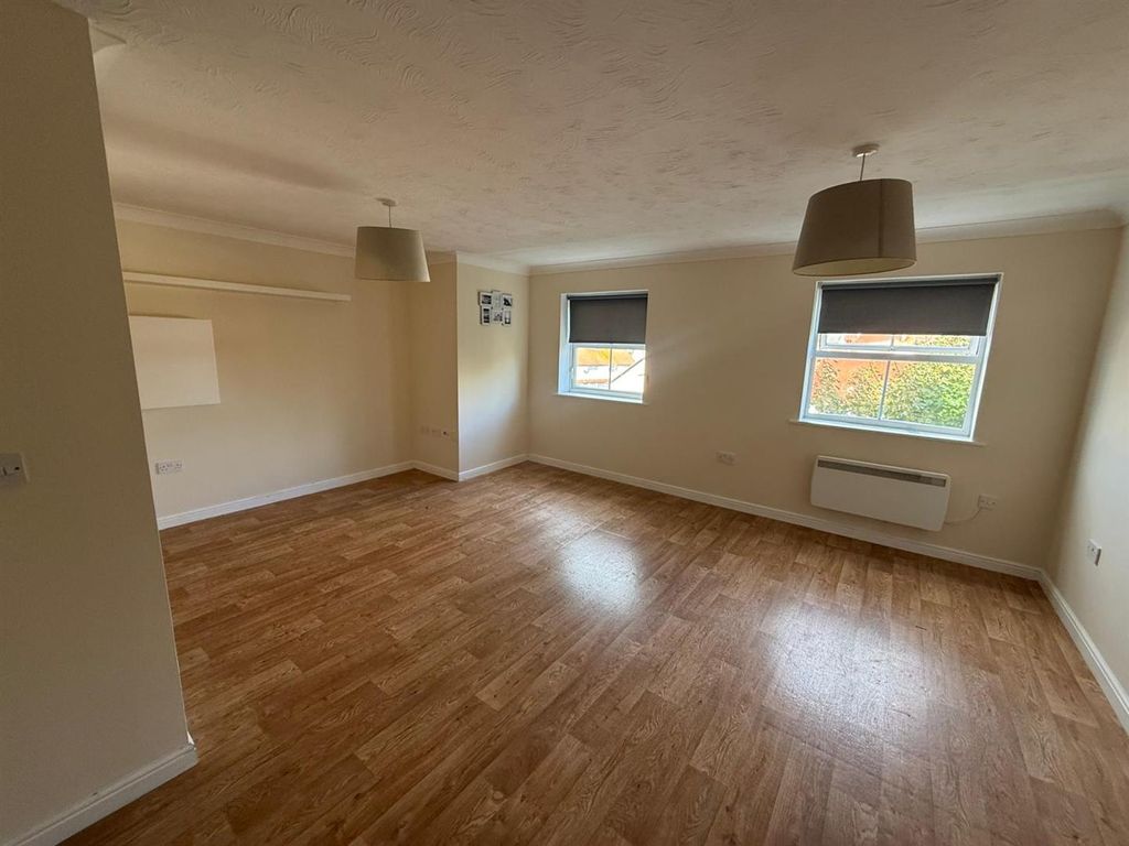 Property photo 1 of 7 1d9Cae1c-4Daf-4655-859A-388d1069B614.Jpg