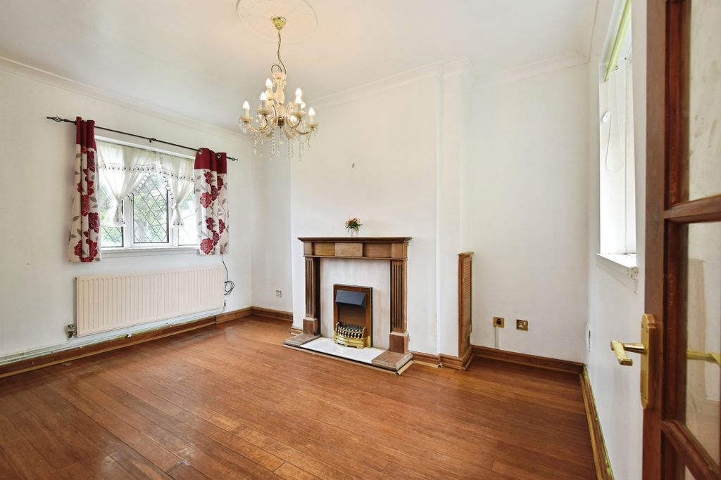 Property photo 3 of 20 Pbox-Img.Jpg