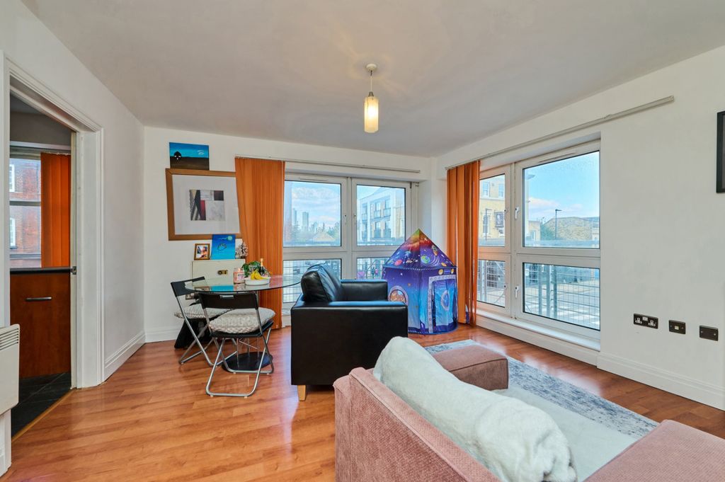 Property photo 2 of 13