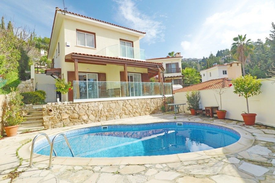 Property photo 1 of 39