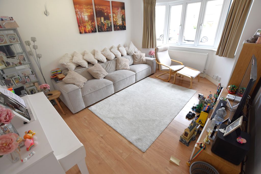 Property photo 2 of 14