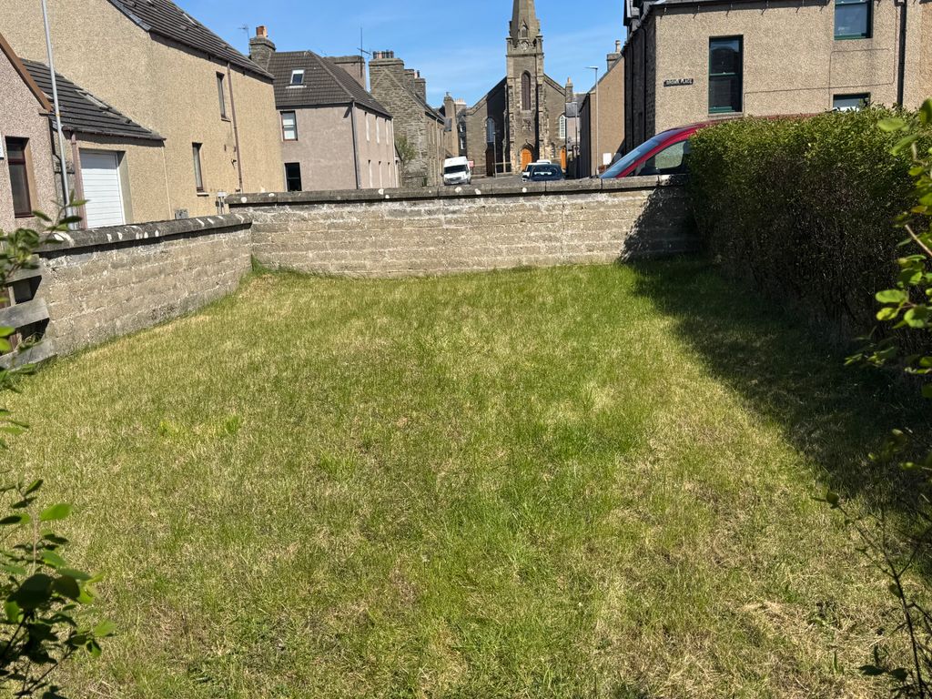 Property photo 2 of 25