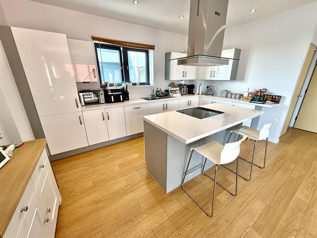 Property photo 3 of 16 Img_4755.Jpeg