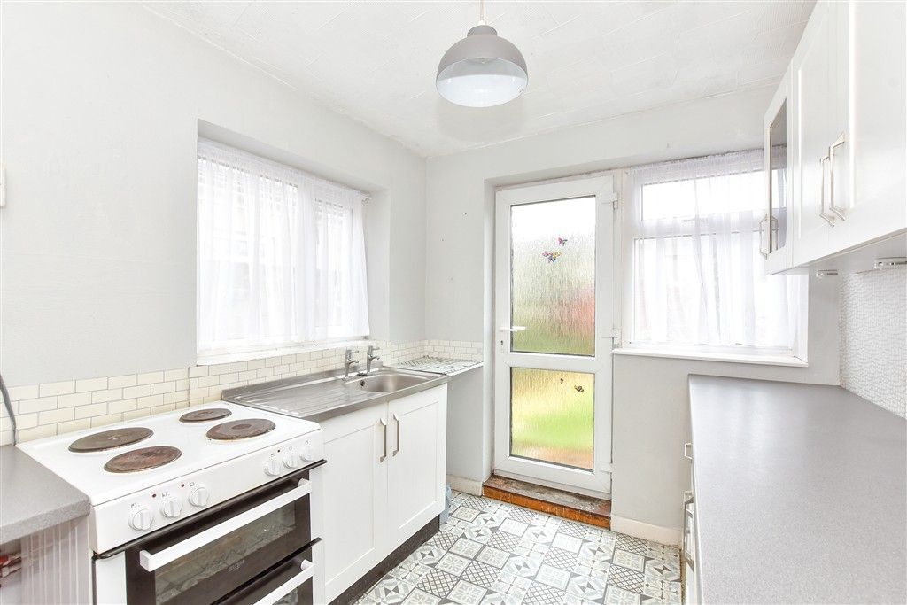 Property photo 2 of 8 Kitchen